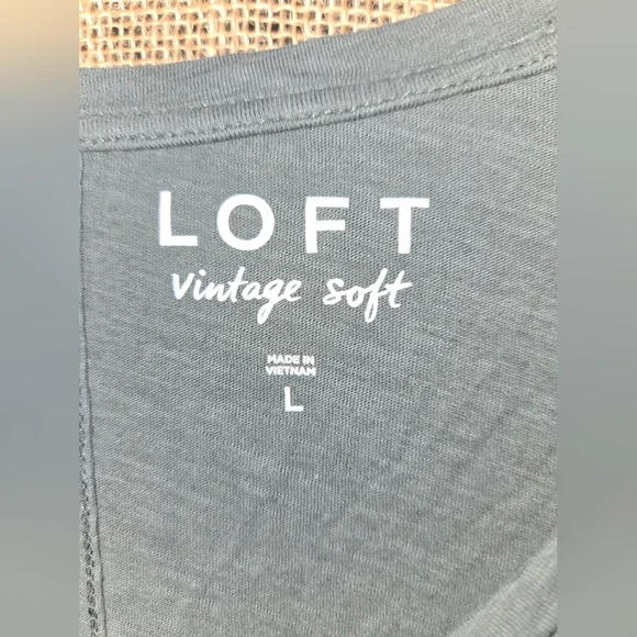 LOFT Vintage Soft Women's Green Top With Pocket Size Large - Picture 7 of 10